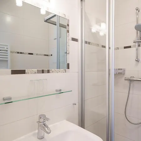 Grosszuegige Im Seepark Ostseenah Mit Balkon Apartment Sellin (Rugen)